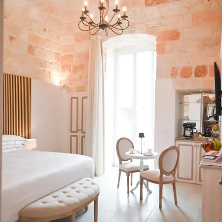 Dimora Bianca Bed & Breakfast 4*