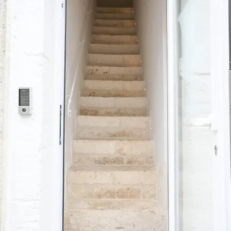 Dimora Bianca Bed & Breakfast 4*